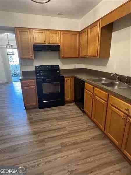 728 Hanover Ln Se - Photo 5 of 29