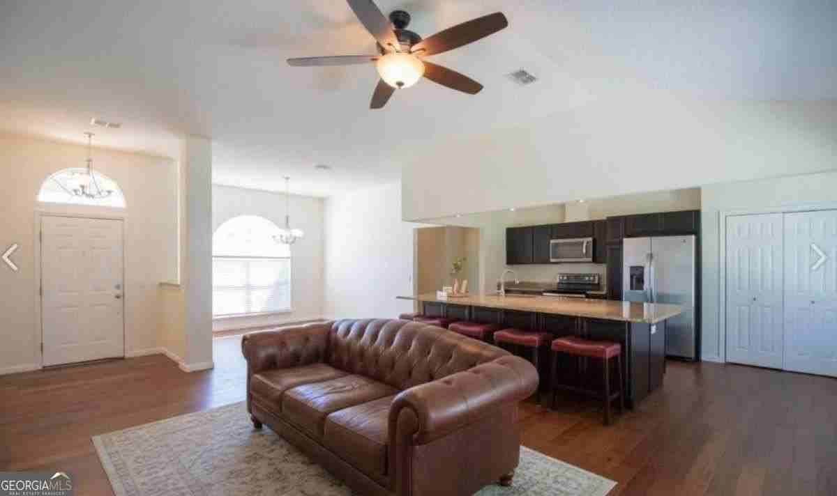 105 Juliana Pl - Photo 3 of 30