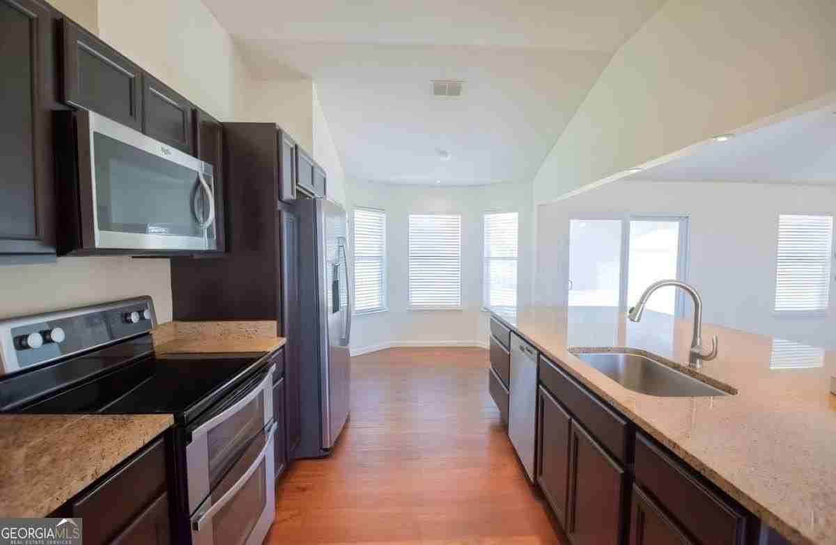 105 Juliana Pl - Photo 6 of 30