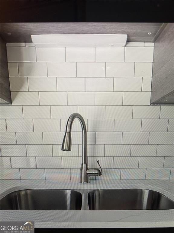 6140 Jones Rd - Photo 6 of 11