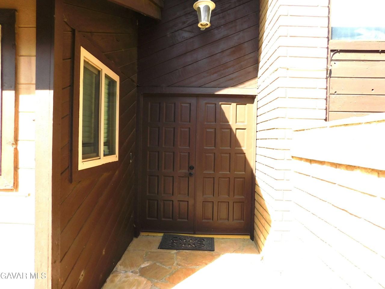 21319 Conklin Ct - Photo 3 of 19