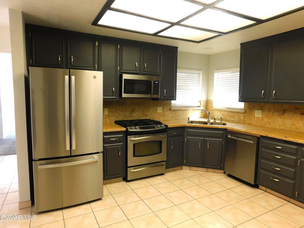 21319 Conklin Ct - Photo 5 of 19