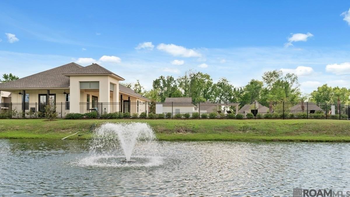 8027 Derick Ave - Photo 3 of 4