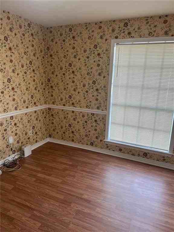 4861 Woodcliff Dr N - Photo 3 of 15