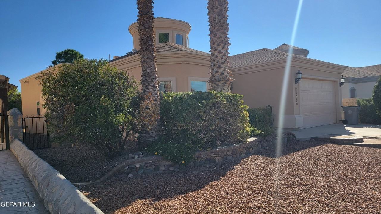 11512 Porfirio Payan Dr - Photo 5 of 50