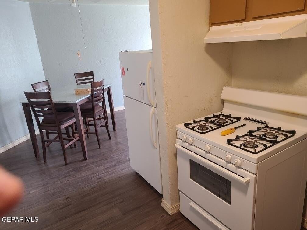 701 W Yandell Dr #4 - Photo 7 of 12