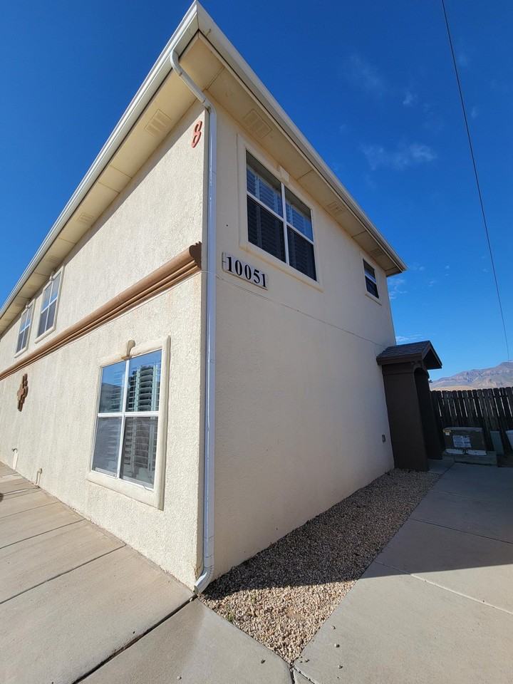 10051 Railroad Dr Apt 802