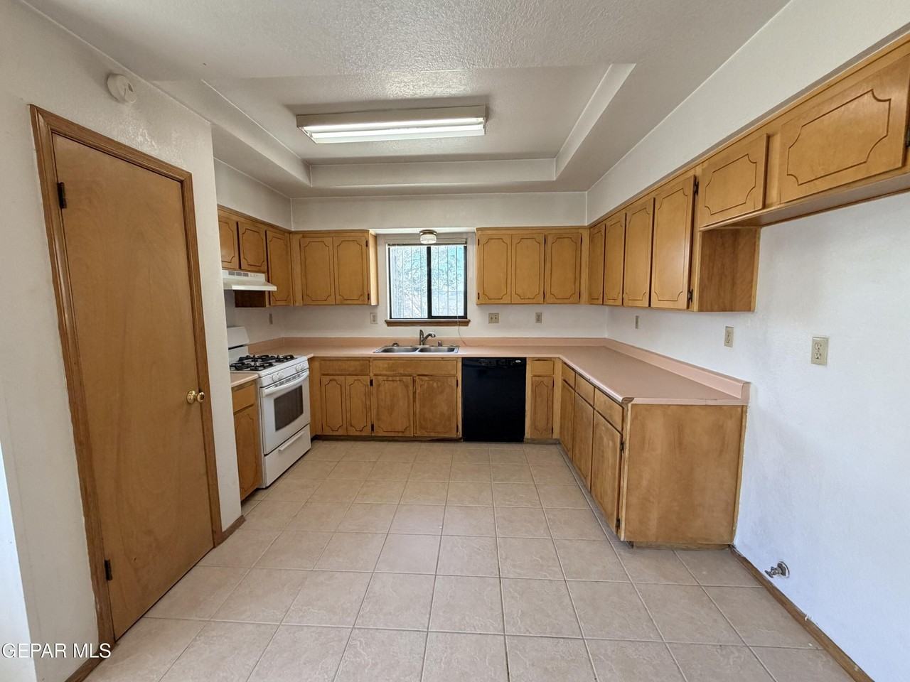 3217 Red Sails Dr - Photo 3 of 10