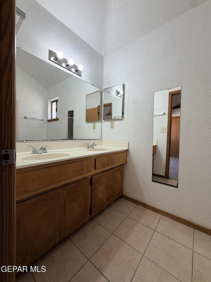 3217 Red Sails Dr - Photo 6 of 10