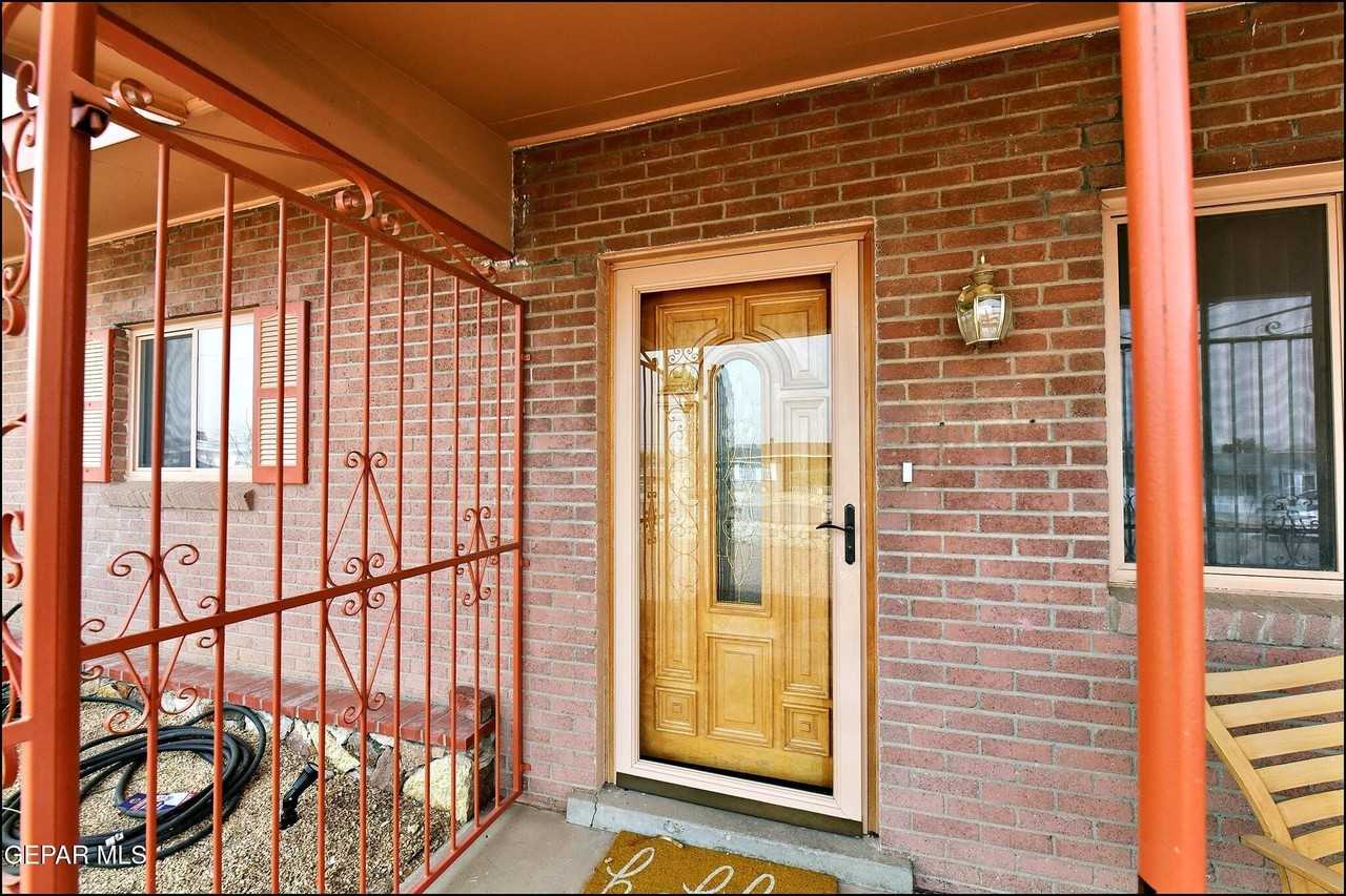 7830 Basswood Ave - Photo 6 of 43