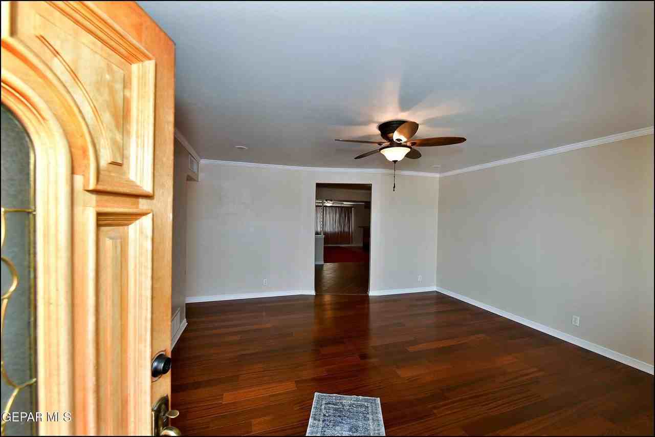 7830 Basswood Ave - Photo 7 of 43