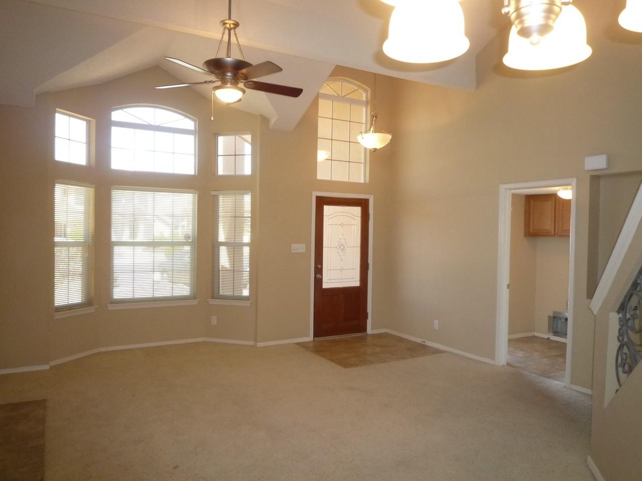 10840 Acoma St - Photo 4 of 7