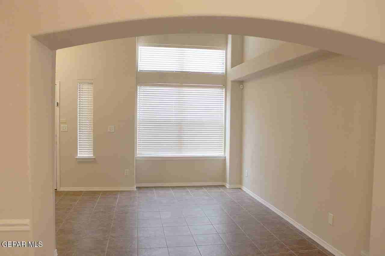 1458 Senda Del Sol - Photo 2 of 29