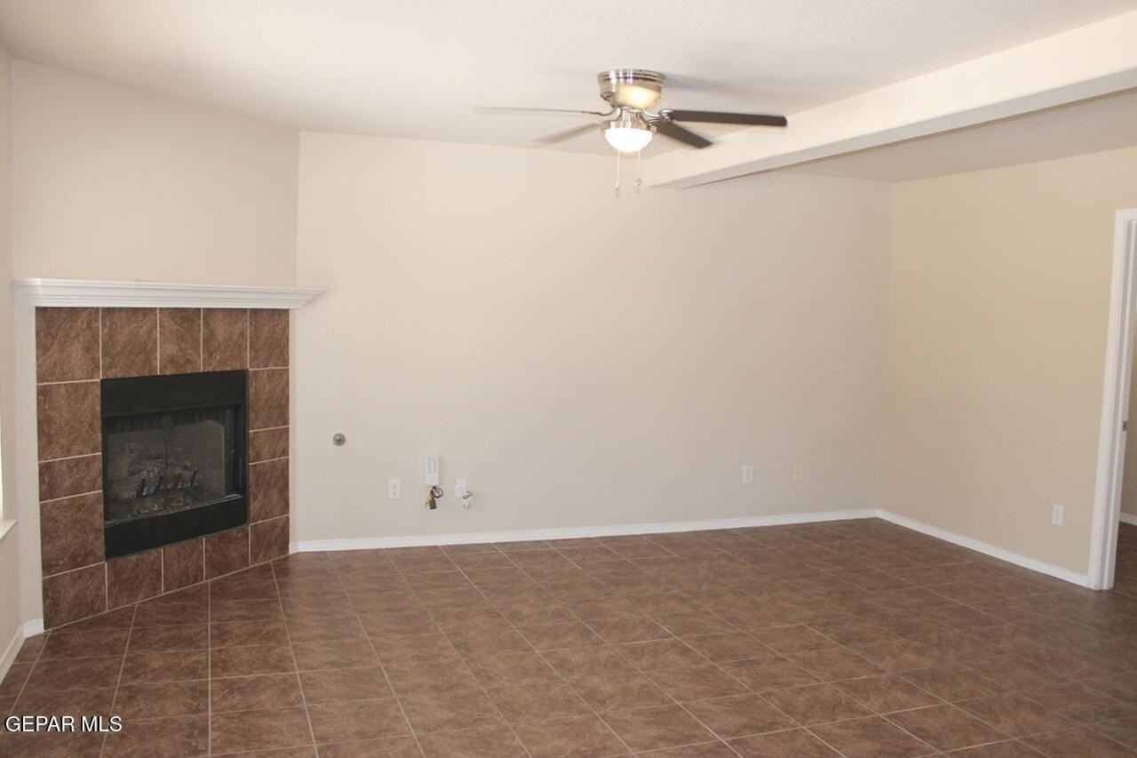 1458 Senda Del Sol - Photo 4 of 29