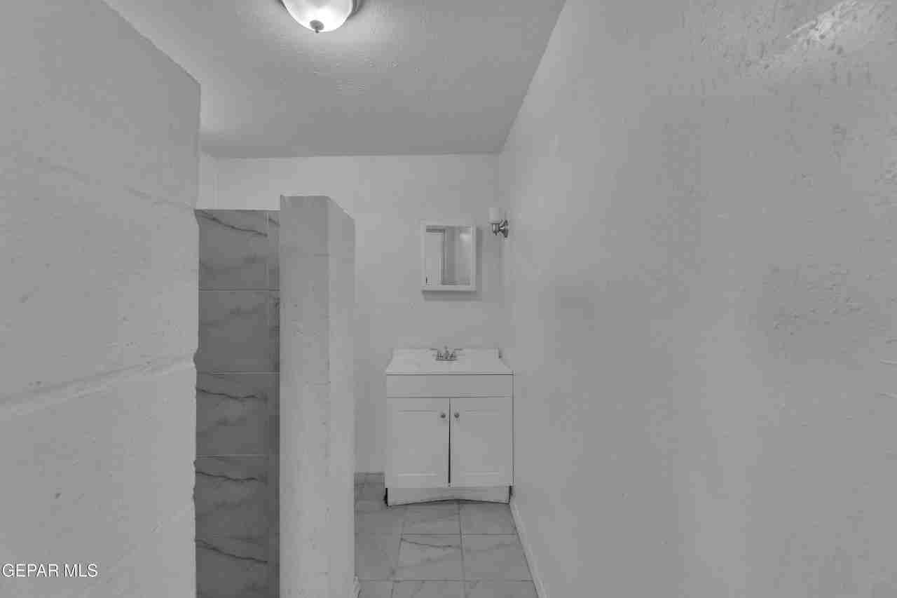 218 Nw I Ave Unit D - Photo 7 of 16