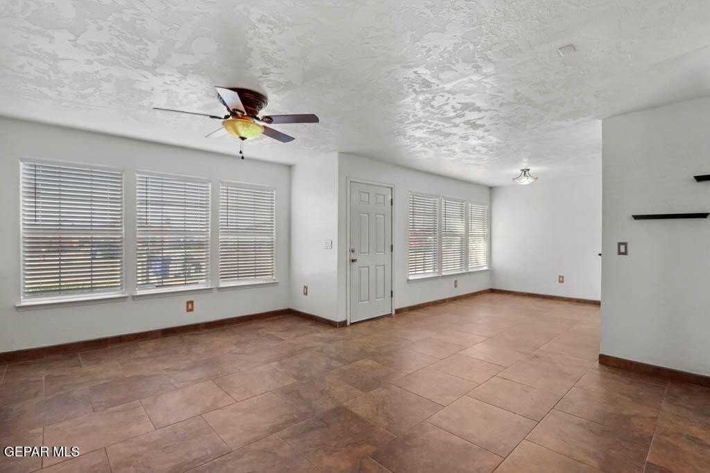 6236 Antelope Ct - Photo 7 of 16