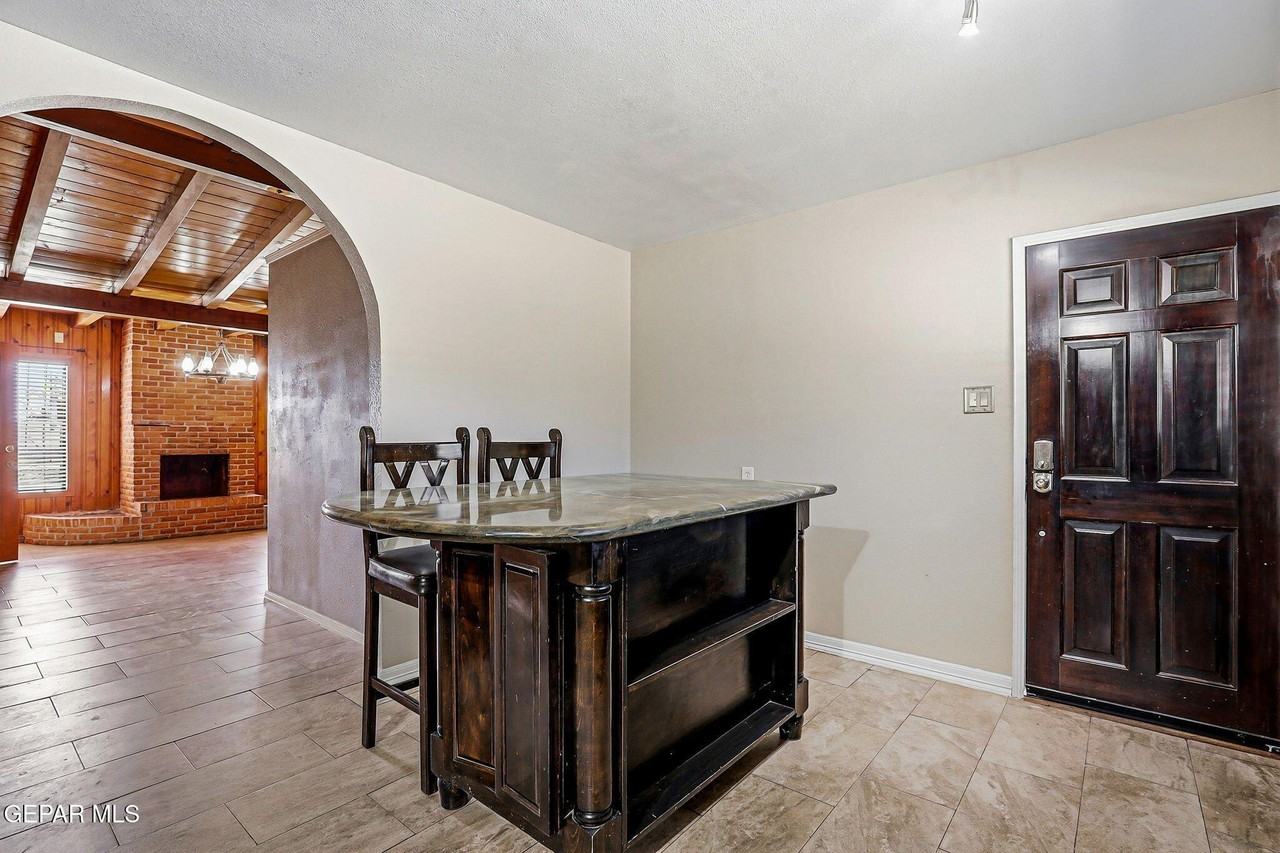 4312 Wallington Dr - Photo 4 of 50