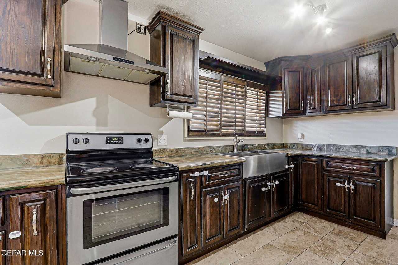 4312 Wallington Dr - Photo 6 of 50