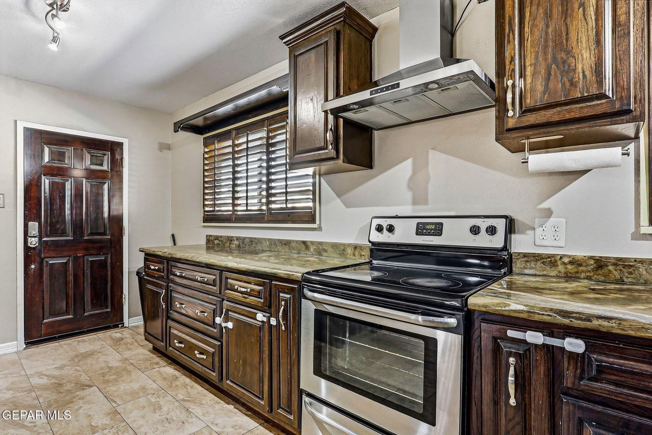 4312 Wallington Dr - Photo 7 of 50