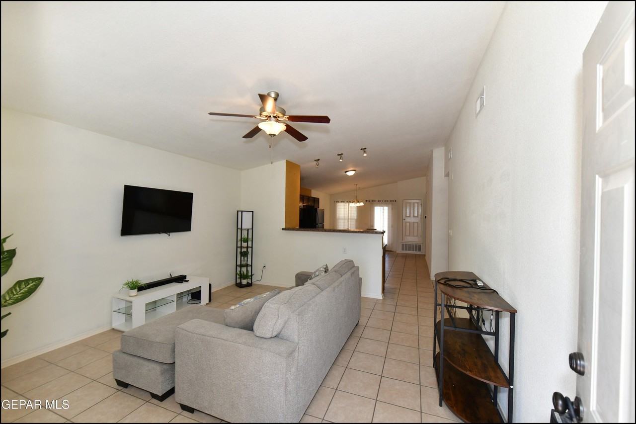 10661 Canyon Sage Dr - Photo 6 of 44