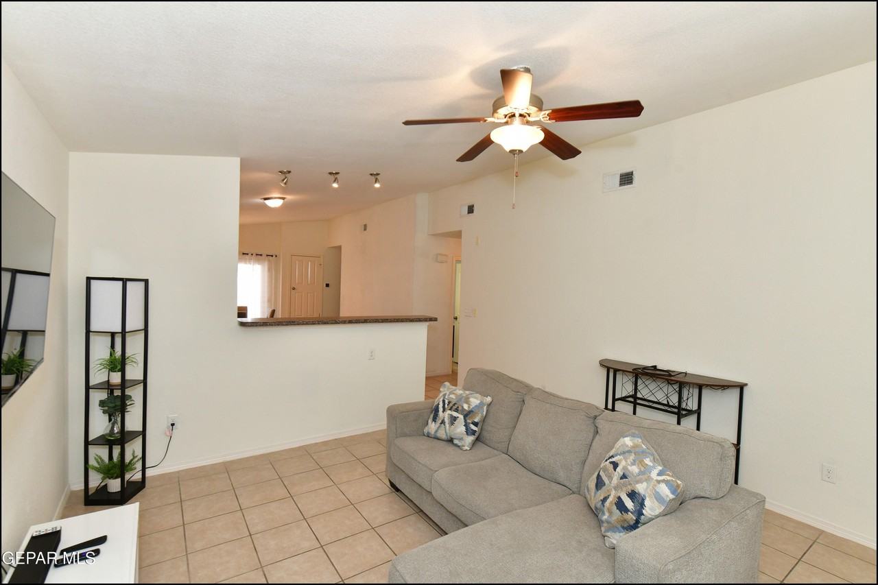 10661 Canyon Sage Dr - Photo 7 of 44