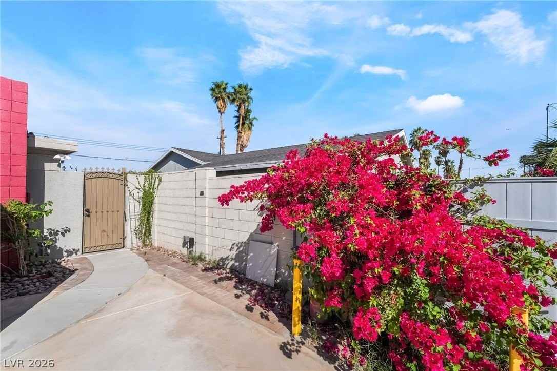 5149 Poncho Cir #5 - Photo 3 of 13