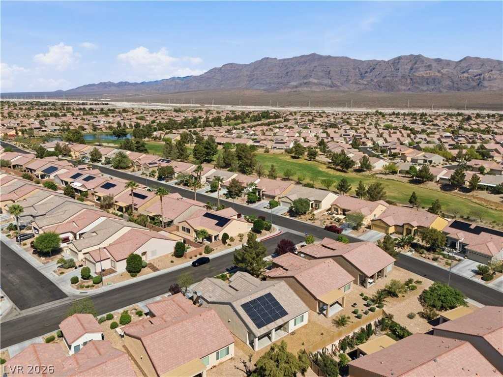 7464 Chipping Sparrow St - Photo 5 of 50