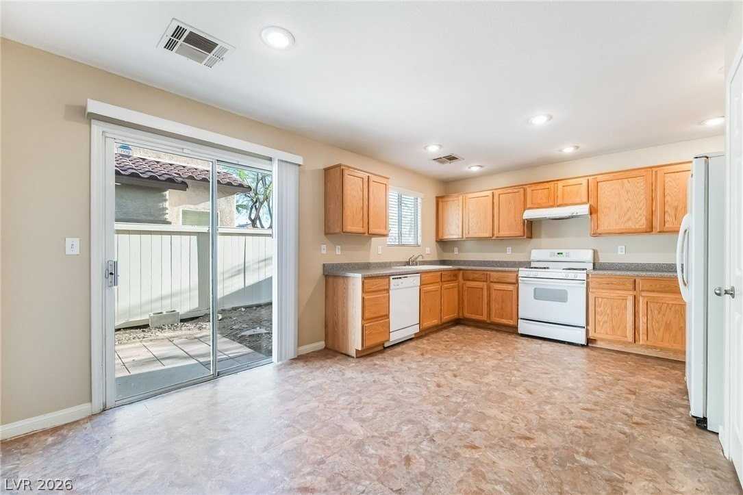 1160 Blue Magenta Ave - Photo 5 of 31