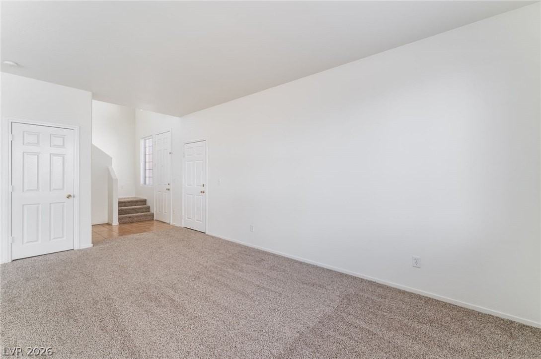 6758 Lincoln Wood St - Photo 7 of 33