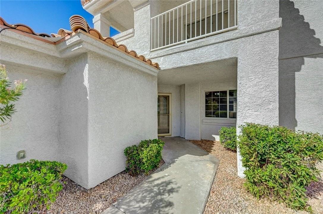 304 Roma Ln - Photo 3 of 50