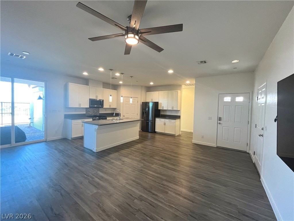 1533 Franklin Ln - Photo 7 of 50