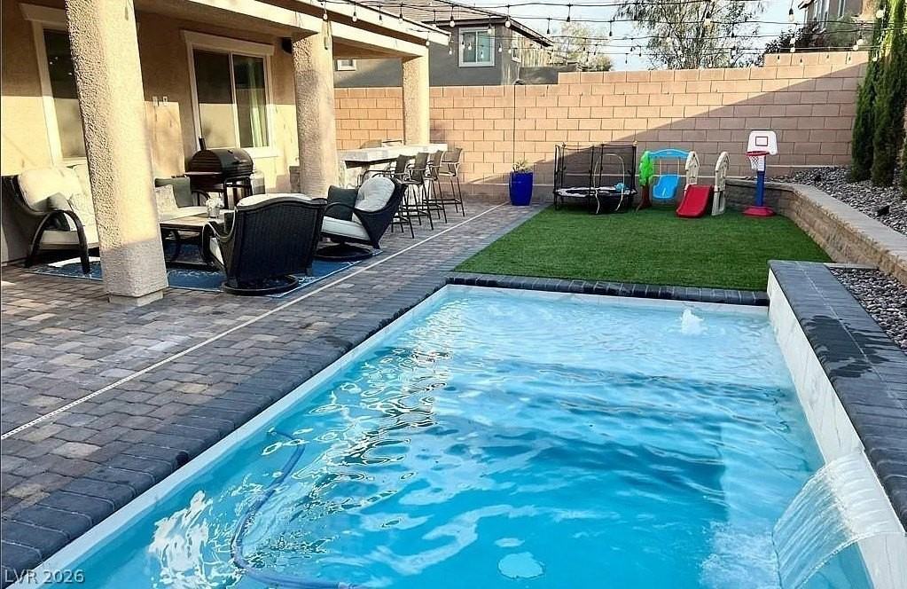 8679 Reynolds Spring St - Photo 3 of 15