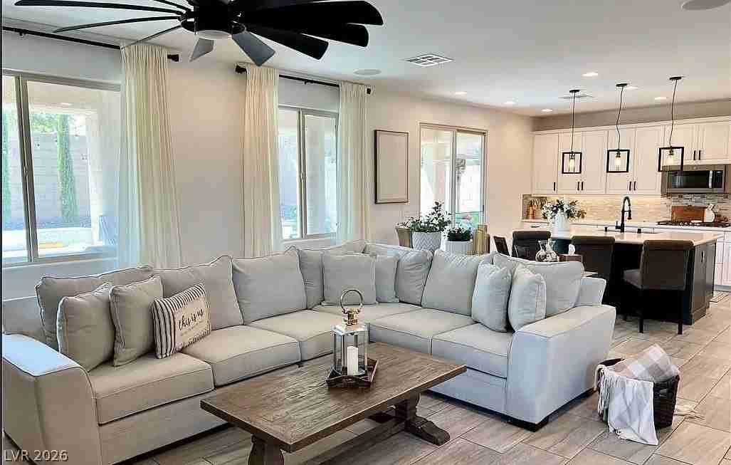 8679 Reynolds Spring St - Photo 6 of 15