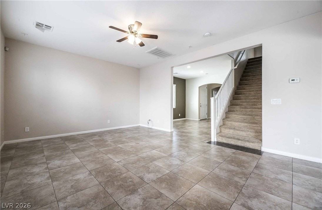 7956 Kelburn Hill St - Photo 6 of 26