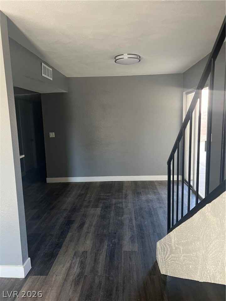 3344 Medina Ct - Photo 3 of 39