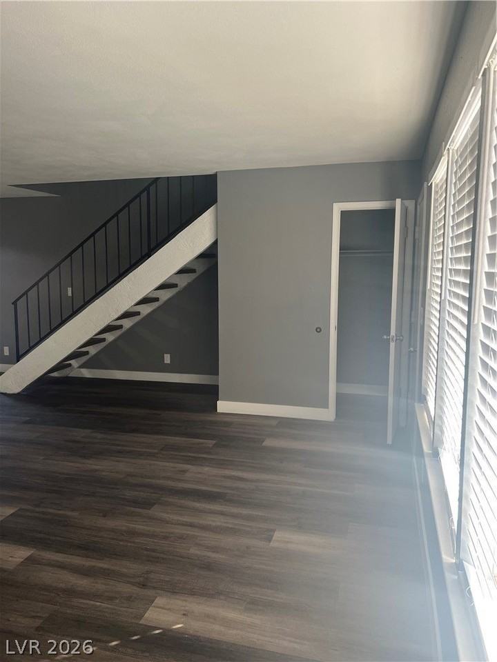 3344 Medina Ct - Photo 6 of 39