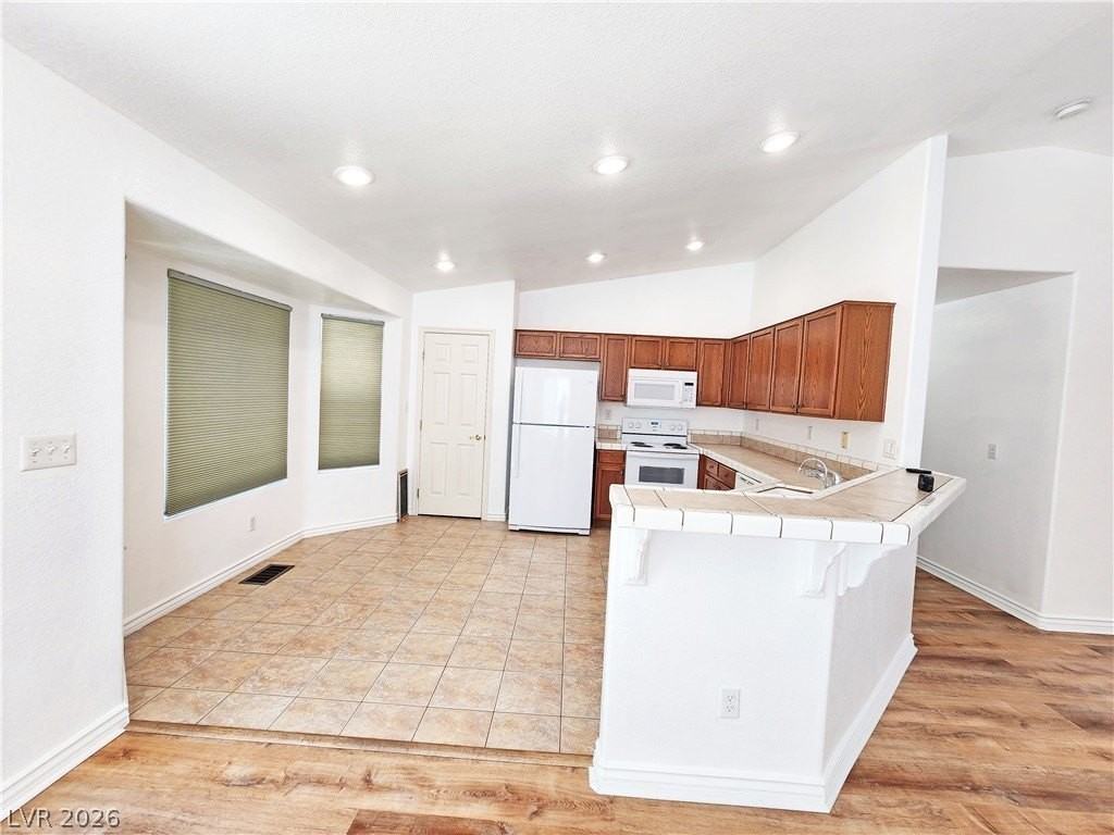 5945 E Badlands Ln - Photo 7 of 36