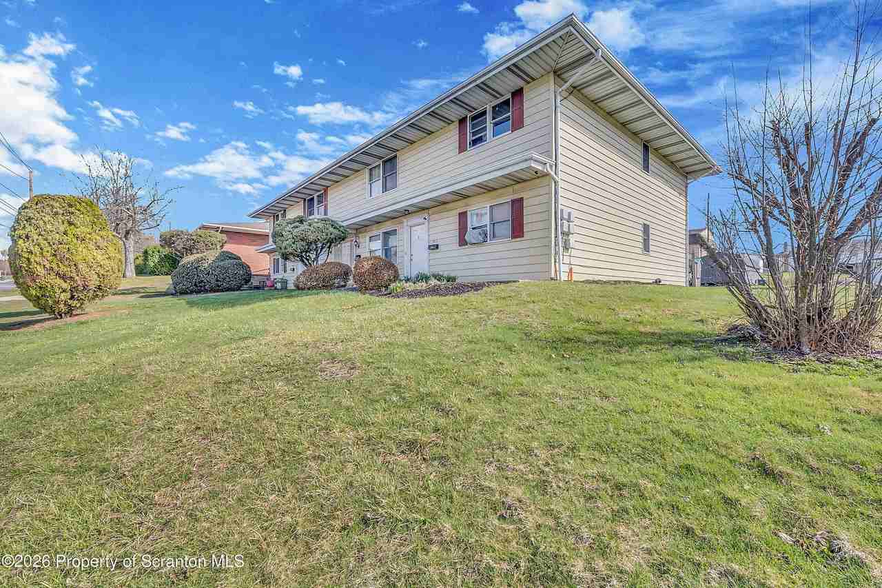 809 Moosic Rd - Photo 2 of 18