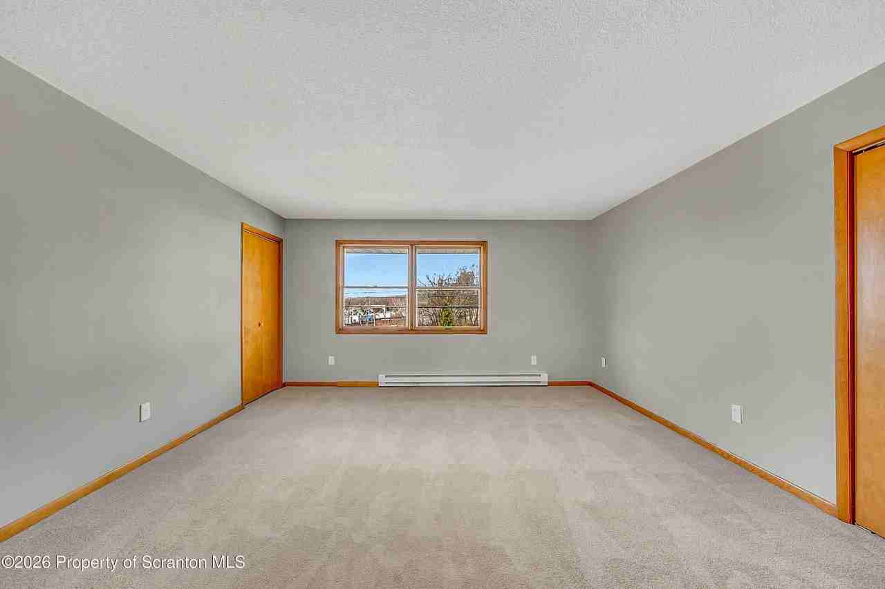 809 Moosic Rd - Photo 7 of 18