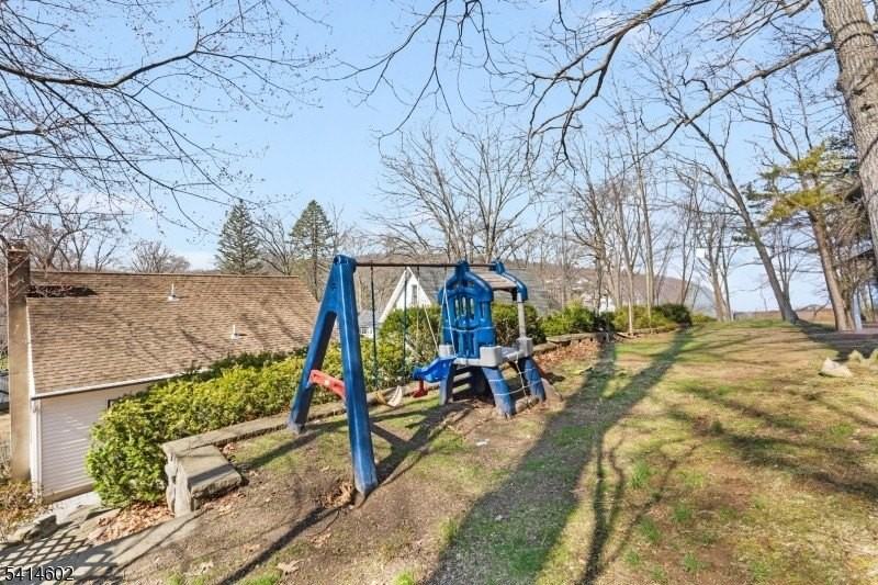 83 Chestnut Hill Dr W - Photo 2 of 29