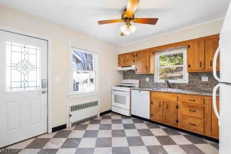 83 Chestnut Hill Dr W - Photo 7 of 29