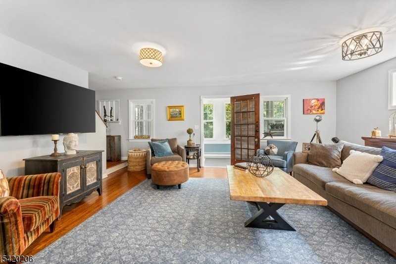 14 Mcdonald St - Photo 5 of 17