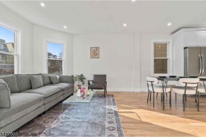 180 N 12th St - Photo 2 of 7