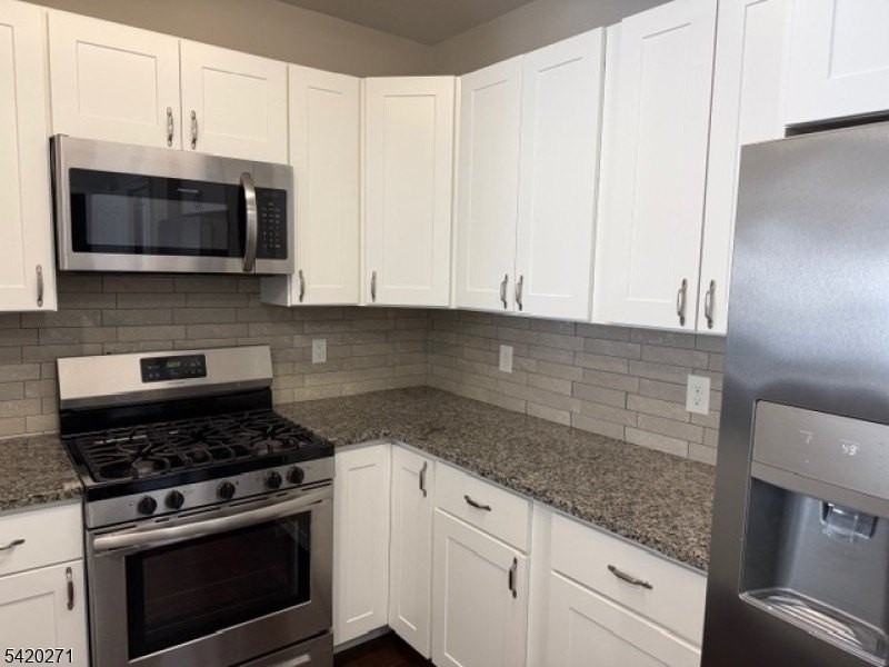 90 Clinton Ave #408 - Photo 4 of 15