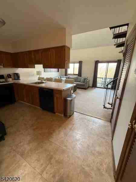 2 Stowe Ct #8 - Photo 6 of 25