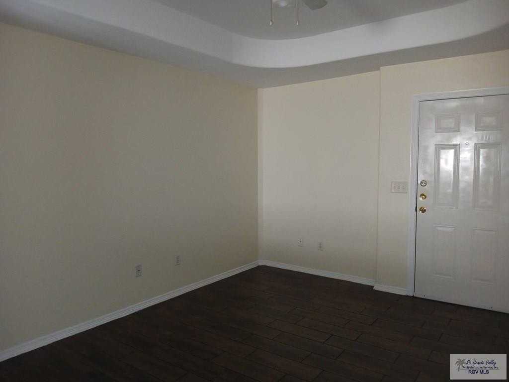 701 Sonesta Dr Apt 3 - Photo 5 of 12