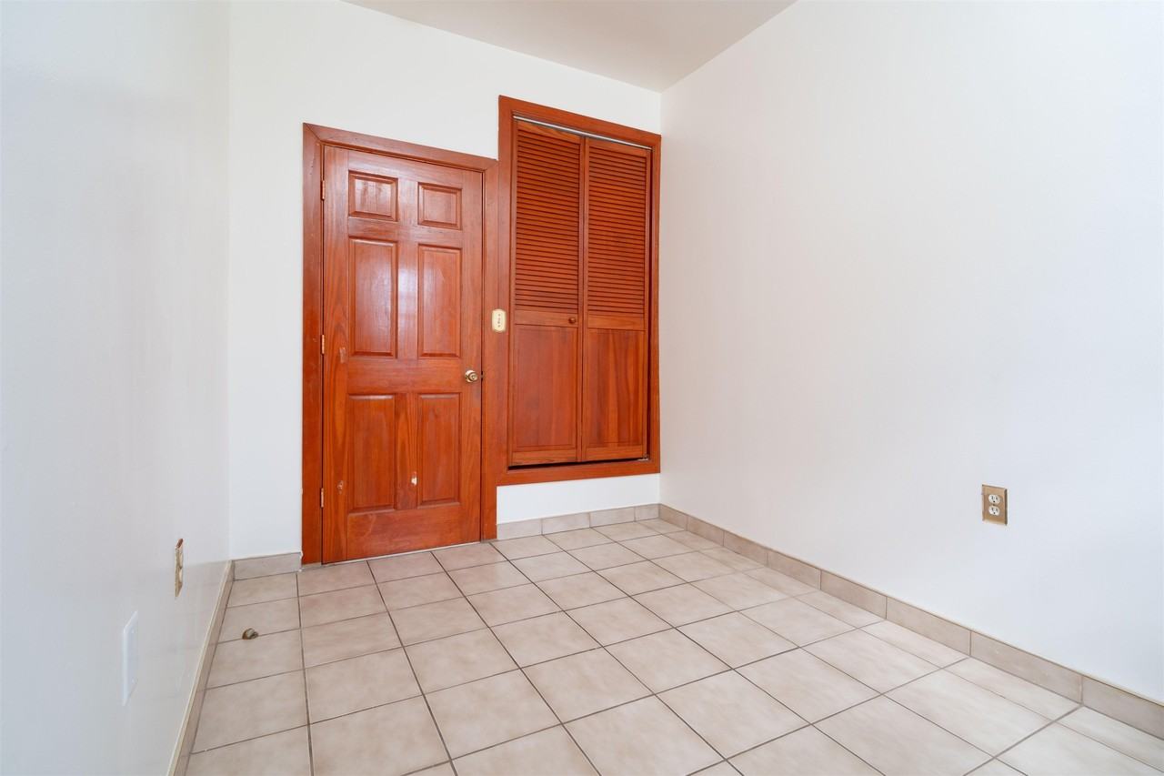 724 17th St - Photo 4 of 32