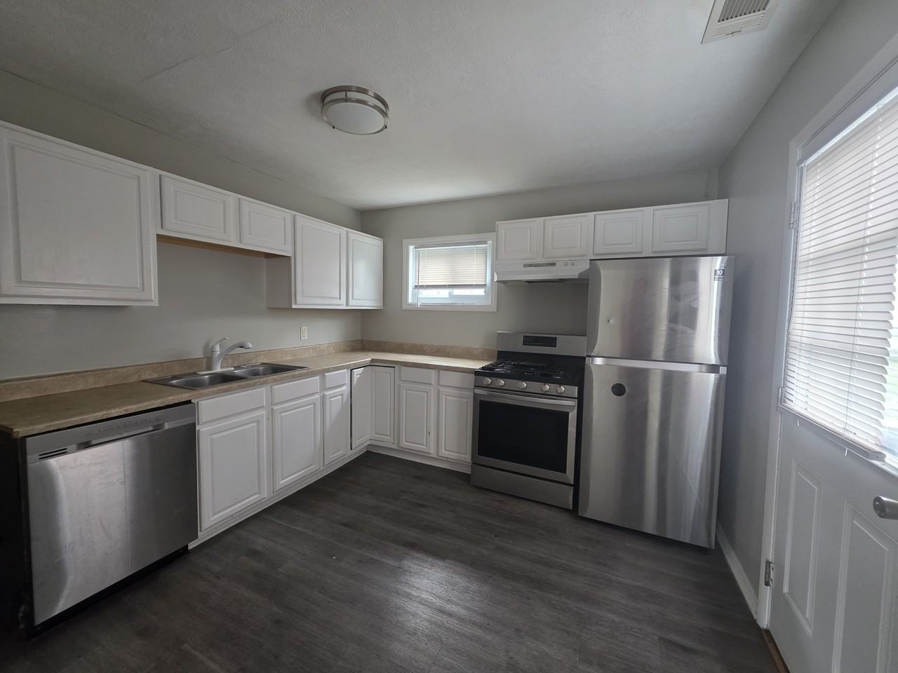 3825 Kenard Ct #1 - Photo 5 of 10