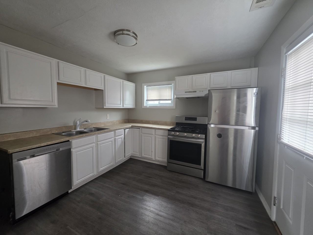 3825 Kenard Ct #1 - Photo 6 of 10