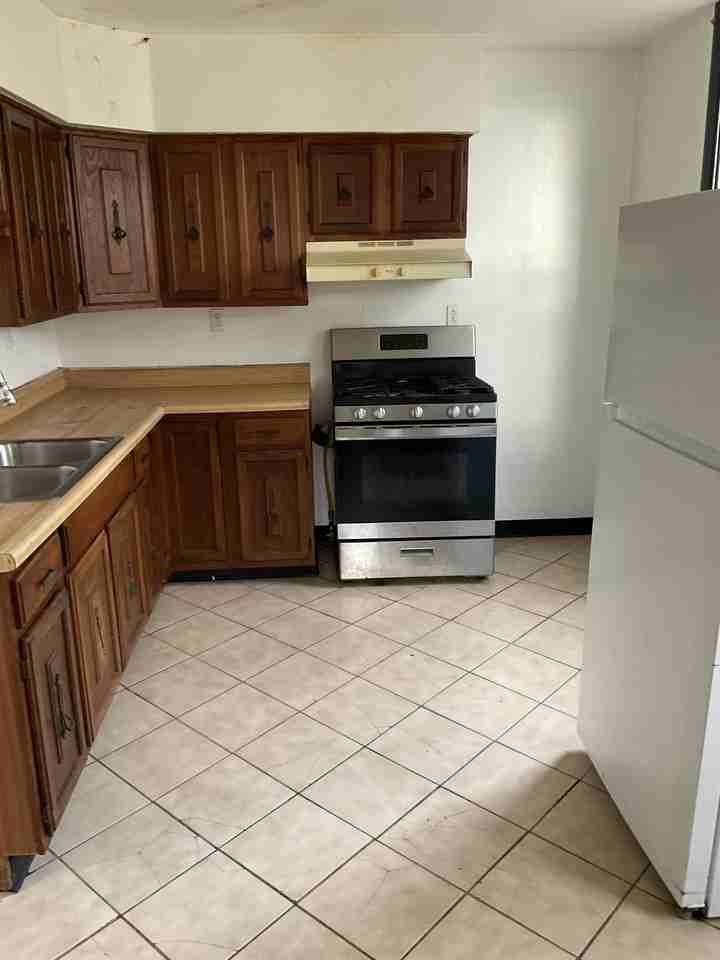 3002 Garbett St #1 - Photo 6 of 9